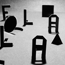 ZONES SENSIBLES /// en résidence à la librairie Joli Mai ZONES SENSIBLES /// en résidence à la librairie Joli Mai